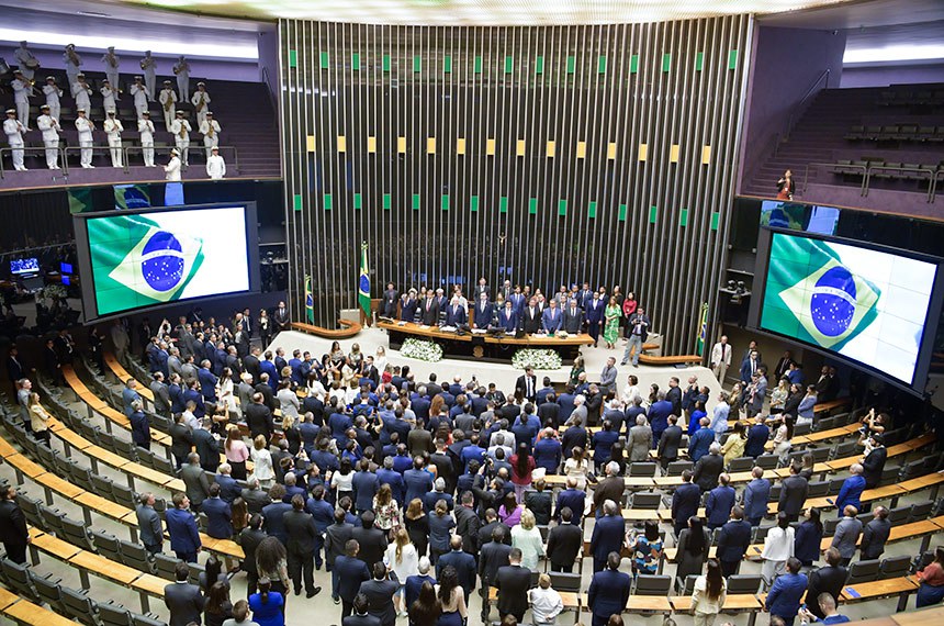 Mesa:
primeiro-secretário da Câmara dos Deputados, deputado Luciano Bivar (União-PE);
procurador-geral da República, Paulo Gonet Branco;
vice-presidente do Supremo Tribunal Federal (STF), ministro Edson Fachin;
presidente do Senado Federal, senador Rodrigo Pacheco (PSD-MG);
secretário-geral da Mesa do Senado Federal, Gustavo A. Sabóia Vieira;
presidente da Câmara dos Deputados, deputado Arthur Lira (PP-AL);
ministro de Estado da Casa Civil da Presidência da República, Rui Costa;
ministro das Relações Institucionais, Alexandre Padilha.