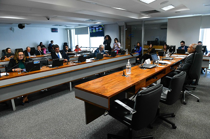 Bancada:
senadora Leila Barros (PDT-DF) em pronunciamento;
senador Carlos Portinho (PL-RJ);
senador Paulo Paim (PT-RS).