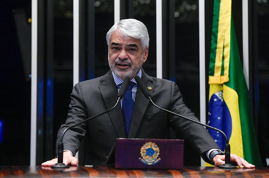 Em discurso, à tribuna, senador Humberto Costa (PT-PE).