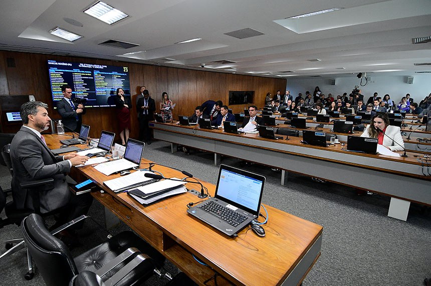 Bancada:
senador Sergio Moro (União-PR);
senador Hamilton Mourão (Republicanos-RS); senador Flávio Bolsonaro (PL-RJ);
senadora Augusta Brito (PT-CE), em pronunciamento.