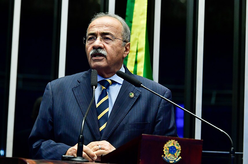 Em discurso, à tribuna, senador Chico Rodrigues (PSB-RR).