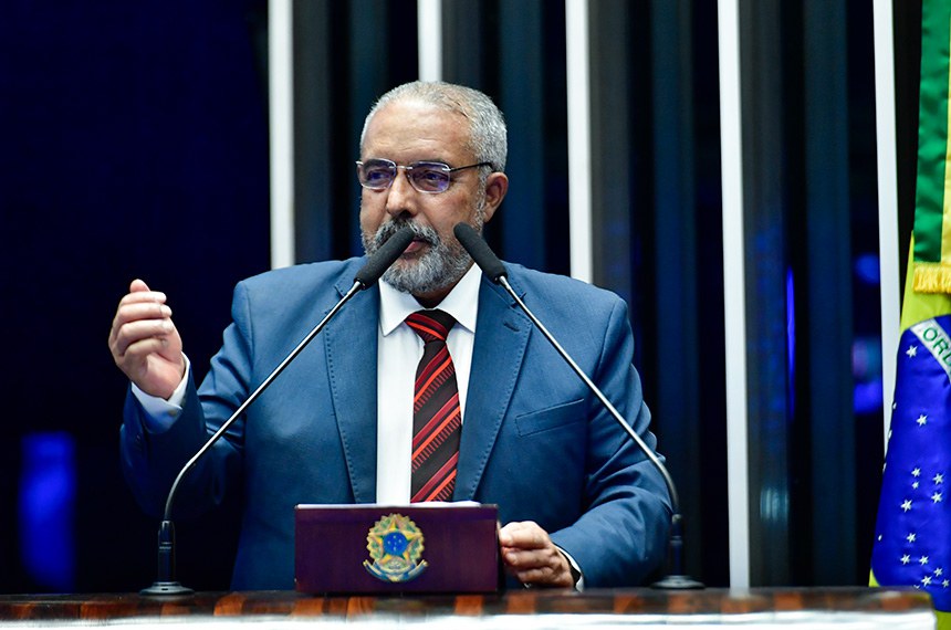Em discurso, à tribuna, senador Paulo Paim (PT-RS).