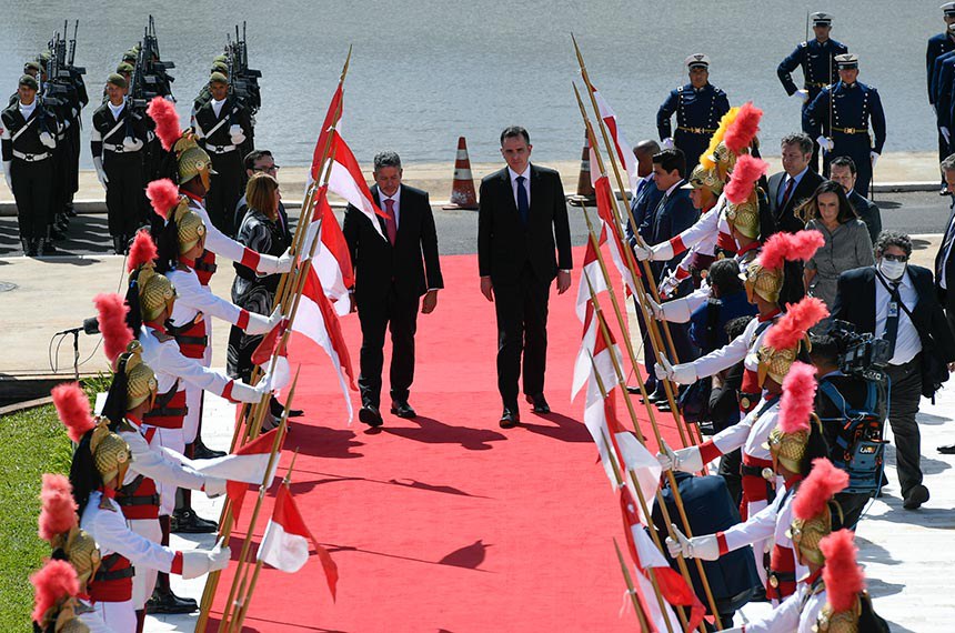 Participam:
presidente da Câmara dos Deputados, deputado Arthur Lira (PP-AL);
presidente do Senado Federal, senador Rodrigo Pacheco (PSD-MG);
diretor-geral da Câmara dos Deputados, Celso de Barros Correia Neto;
diretora-geral do Senado Federal, Ilana Trombka;
secretário-geral da Mesa do Senado Federal, Gustavo A. Sabóia Vieira;
secretário-geral da Mesa da Câmara dos Deputados, Ruthier de Sousa Silva;
chefe do Cerimonial do Senado, Ana Tereza Lyra Campos Meirelles.