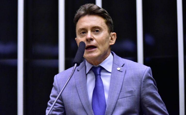Deputado Fábio Teruel (MDB-SP) fala no Plenário da Câmara dos Deputados