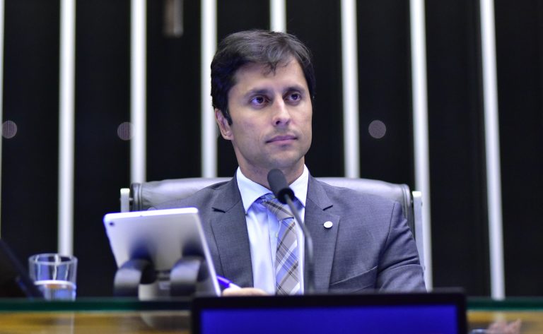 Deputado Duarte Jr. (PSB-MA) no Plenário da Câmara dos Deputados