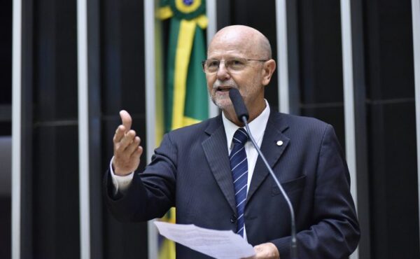 Discussão e votação de propostas. Dep. Bohn Gass(PT - RS)