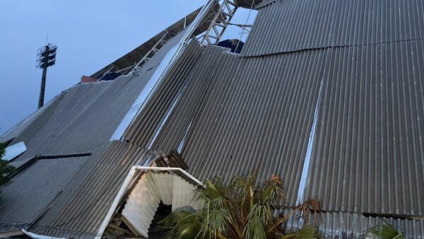 Estrutura metálica do estádio Nogueirão desaba após chuva em Mossoró — Foto: Pedro Hugo/Inter TV Costa Branca