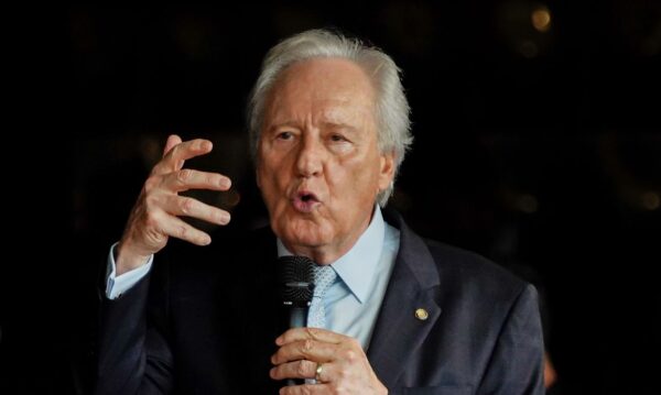 Brasília (DF), 01/02/2024, O novo ministro da Justiça e Segurança Pública, Ricardo Lewandowski, recebe o cargo do antecessor na pasta, Flávio Dino, em cerimônia no Salão Negro do ministério.  Foto: Rafa Neddermeyer/Agência Brasil