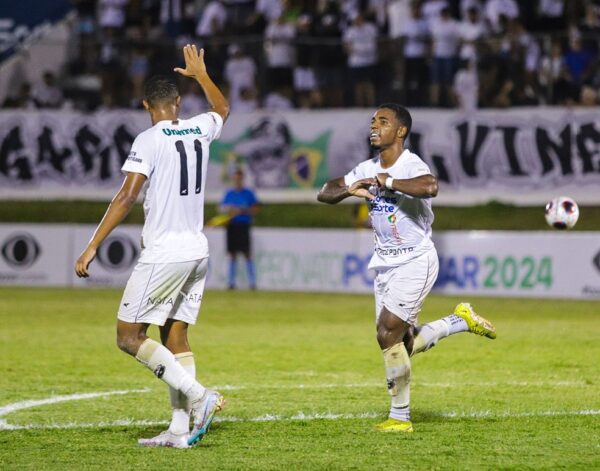 Douglas Skilo fez o gol da vitória do ABC sobre o Potiguar de Mossoró — Foto: Alexandre Lago