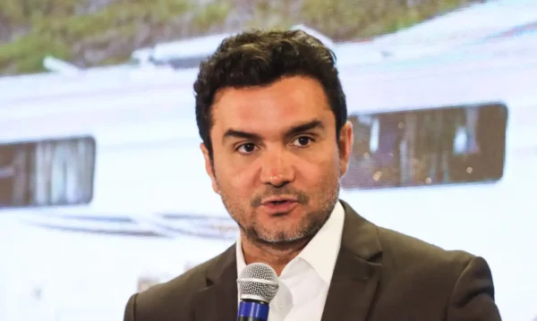 Brasília, (DF) – 22/01/2024 -  O ministro do Turismo, Celso Sabino, apresenta dados do turismo para o verão 2024. Foto Valter Campanato/Agência Brasil.