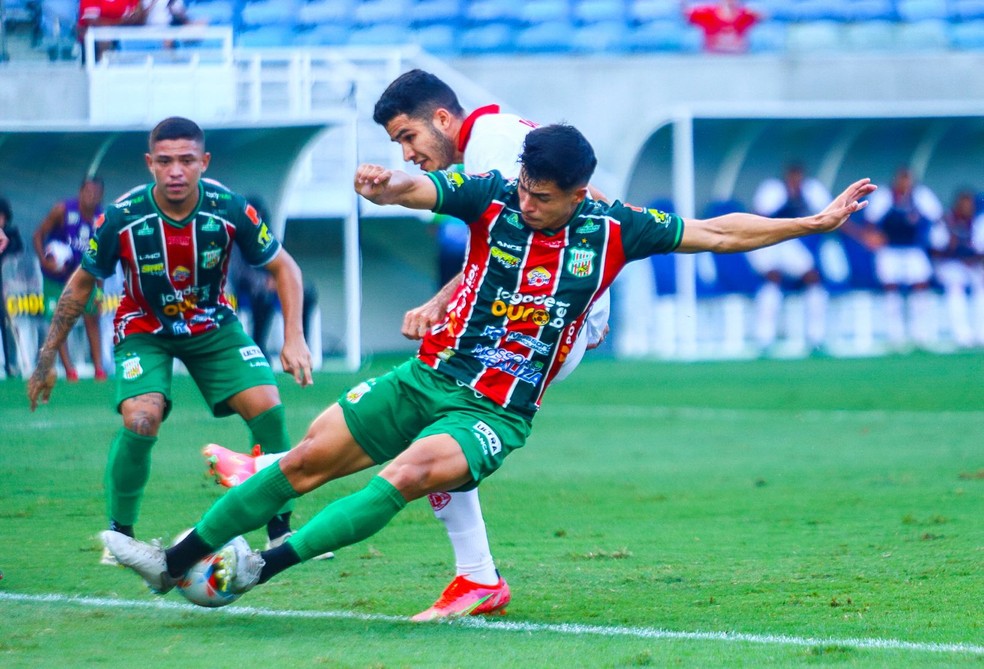Baraúnas segura América-RN na Arena das Dunas — Foto: Alexandre Lago