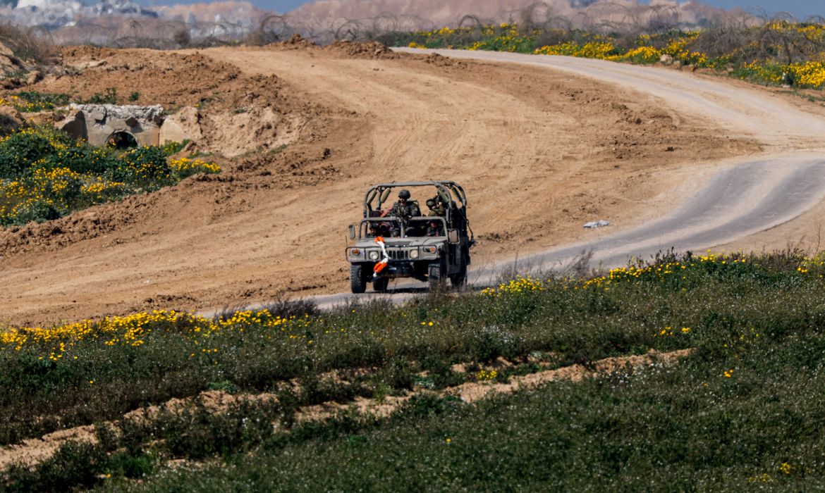 CAIRO (Reuters) - Autoridades de saúde de Gaza dizem que fogo israelense matou 104 pessoas que aguardavam ajuda
28/2/2024   REUTERS/Amir Cohen
