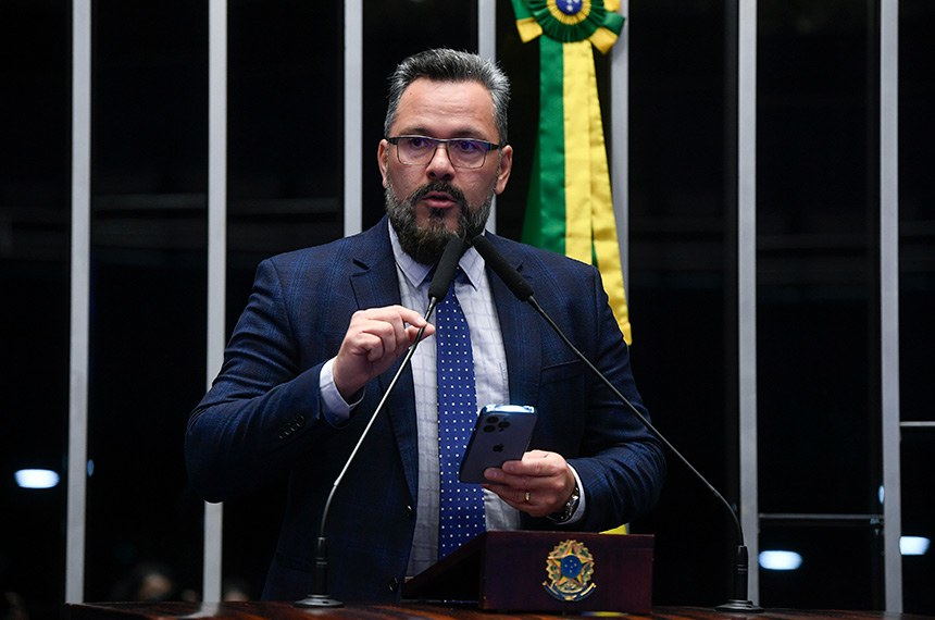 Em discurso, à tribuna, senador Alan Rick (União-AC).
