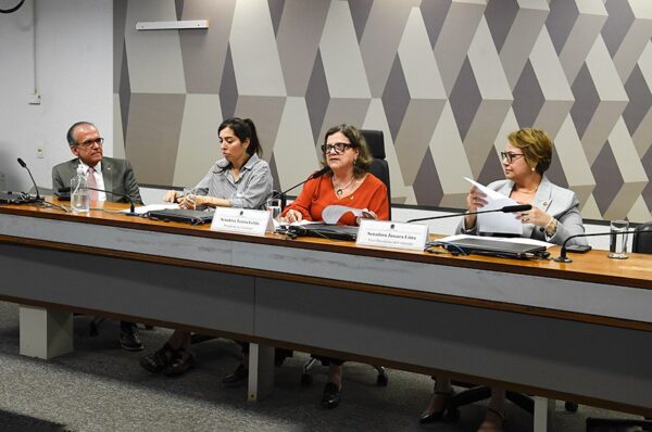 Mesa:
presidente eventual, senador Fernando Dueire (MDB-PE);
presidente da CTI200CONFEQ, senadora Teresa Leitão (PT-PE);
vice-presidente da CTI200CONFEQ, senadora Jussara Lima (PSD-PI).