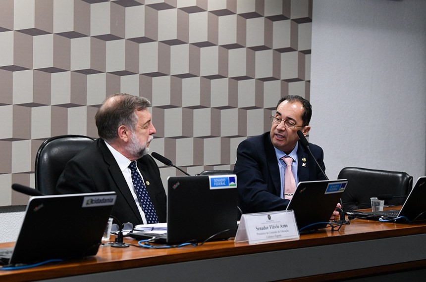 Mesa:
presidente da CE, senador Flávio Arns (PSB-PR);
senador Jorge Kajuru (PSB-GO).