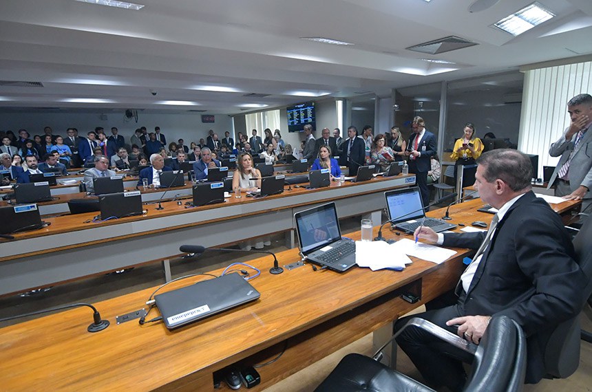 Bancada:
senadora Soraya Thronicke (Podemos-MS);
senadora Augusta Brito (PT-CE);
senador Efraim Filho (União-PB);
senador Oriovisto Guimarães (Podemos-PR);
senador Eduardo Girão (Novo-CE), em pronunciamento.