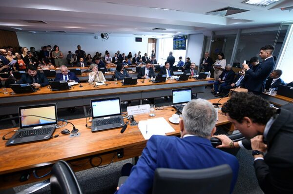 Bancada:
senador Marcos do Val (Podemos-ES);
senador Izalci Lucas (PSDB-DF);
senadora Margareth Buzetti (PSD-MT);
senadora Damares Alves (Republicanos-DF);
senador Sergio Moro (União-PR);
senador Hamilton Mourão (Republicanos-RS);
senador Jorge Seif (PL-SC).