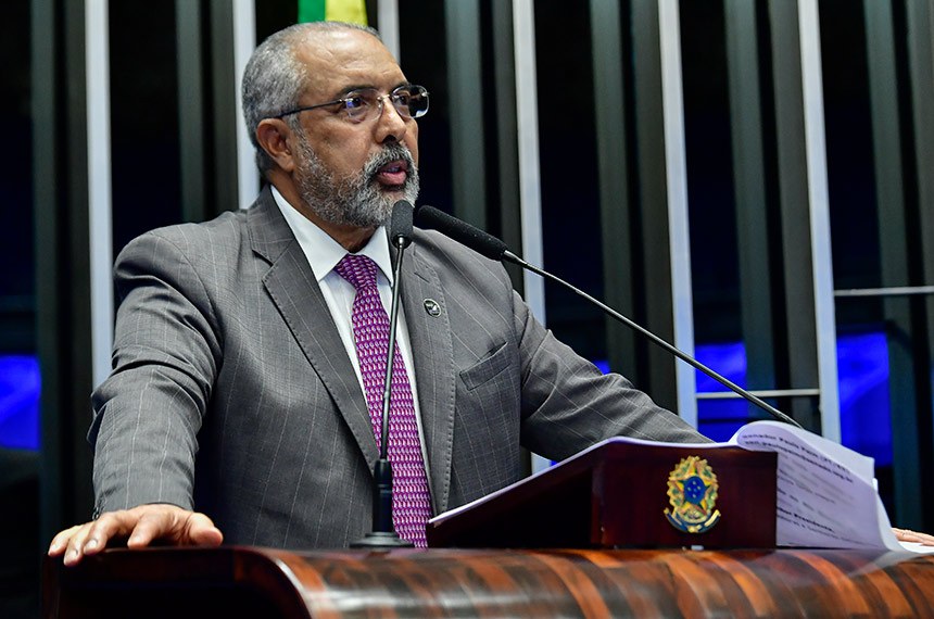 Em discurso, à tribuna, senador Paulo Paim (PT-RS).