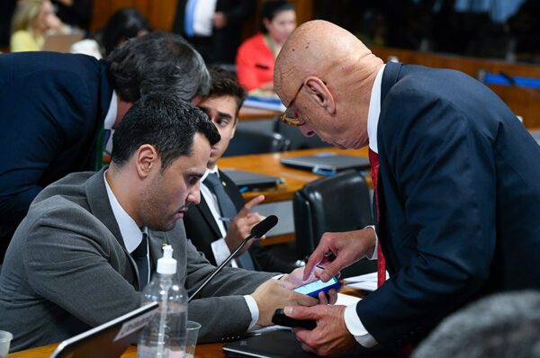 Participam:
senador Cleitinho (Republicanos-MG);
senador Esperidião Amin (PP-SC).