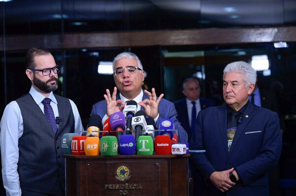 Participam:
senador Jorge Seif (PL-SC);
senador Eduardo Girão (Novo-CE), concede entrevista;
senador Astronauta Marcos Pontes (PL-SP).