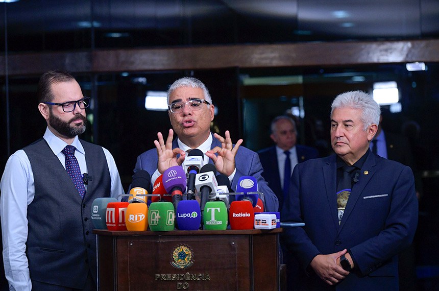 Participam:
senador Jorge Seif (PL-SC);
senador Eduardo Girão (Novo-CE), concede entrevista;
senador Astronauta Marcos Pontes (PL-SP).