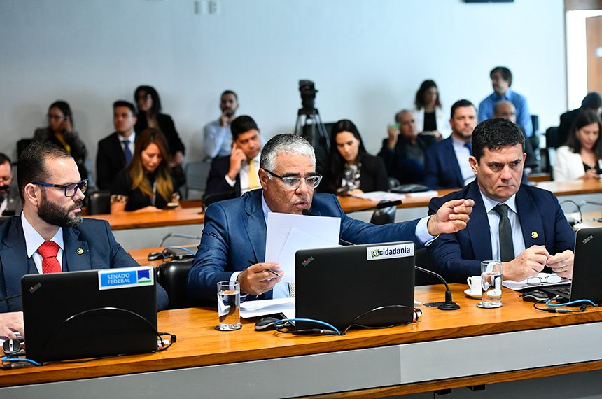 Bancada:
senador Jorge Seif (PL-SC);
senador Eduardo Girão (Novo-CE) em pronunciamento;
senador Sergio Moro (União-PR).