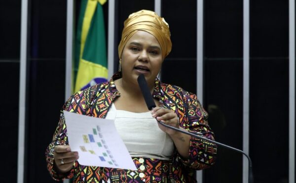 Discussão e votação de propostas. Dep. Dandara(PT - MG)