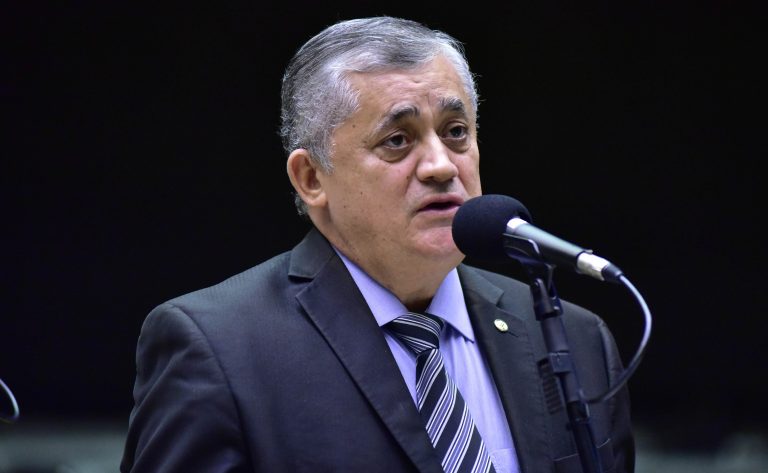 Deputado José Guimarães (PT-CE) fala no Plenário da Câmara dos Deputados