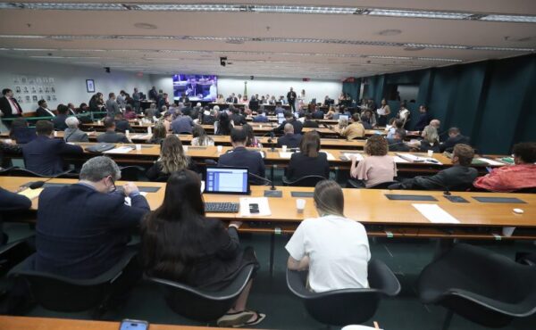 Reunião com comparecimento de ministro