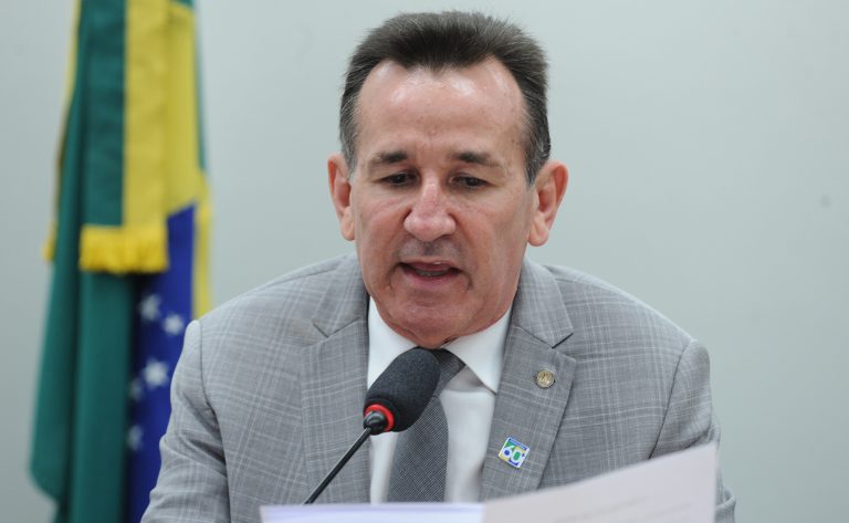 Deputado Jorge Goetten (PL-SC) fala em comissão na Câmara dos Deputados