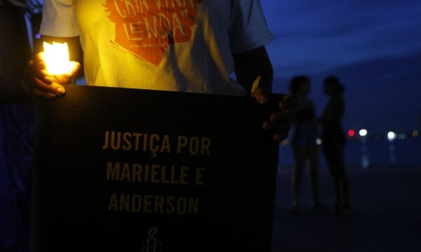 Rio de Janeiro (RJ), 02/09/2023 - Ato simbólico da Anistia Internacional marca 2 mil dias do assassinato de Marielle Franco e Anderson Gomes, na Praça Mauá. Foto: Fernando Frazão/Agência Brasil
