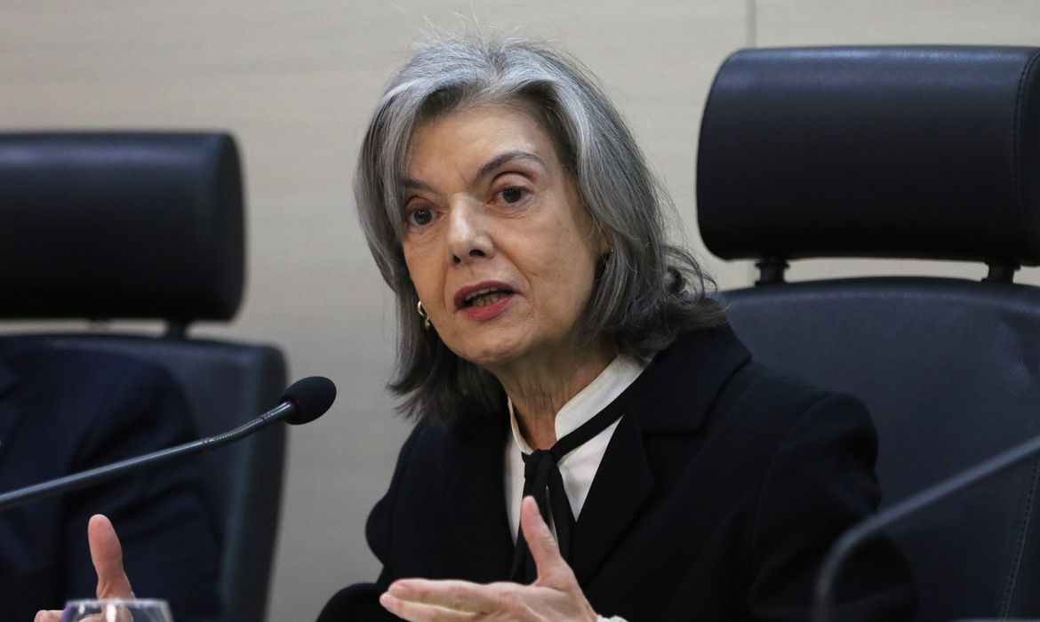 A ministra do Supremo Tribunal Federal (STF) Cármen Lúcia palestra no curso de iniciação para  juízes que tomaram posse este ano, na Escola da Magistratura do Estado do Rio (Emerj), no centro da cidade.