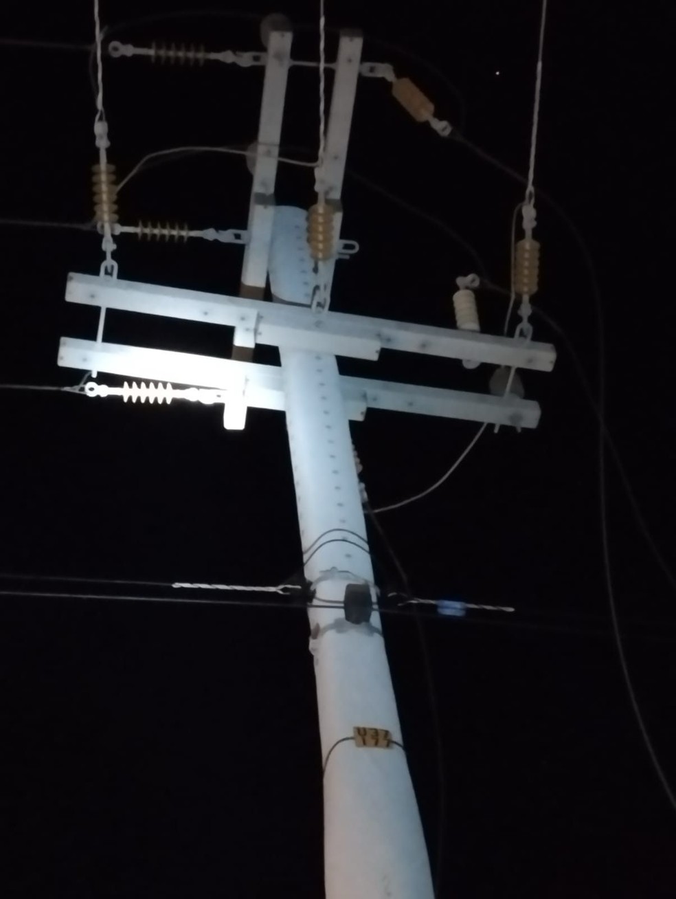 Furto de cabos afetou abastecimento de energia para 2 mil pessoas na praia de Ponta do Mel, no RN — Foto: Neoenergia Cosern/Divulgação