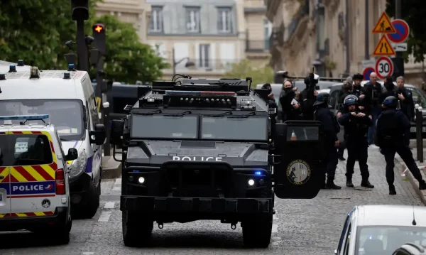 Polícia francesa isola consulado do Irã em Paris
19/4/2024    REUTERS/Benoit Tessier
