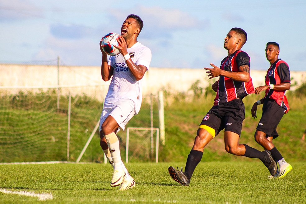 ABC, de Wallyson, perde de novo para o Santa Cruz de Natal e dá adeus ao Campeonato Potiguar — Foto: Pedro Santiago/Santa Cruz de Natal