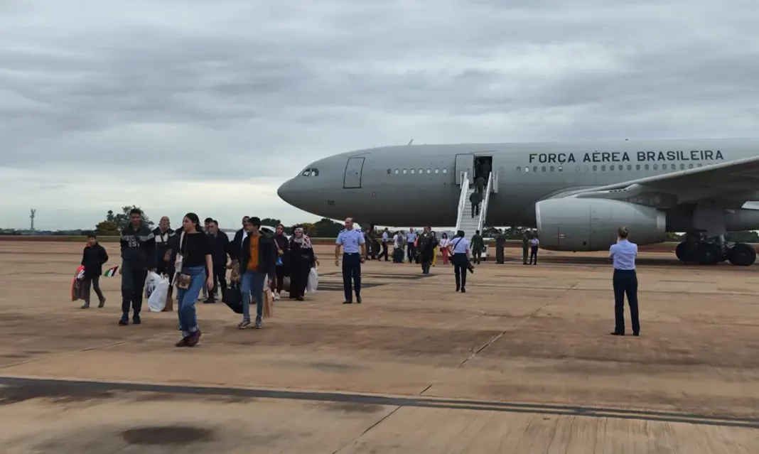 Terceiro grupo de repatriados vindos de Gaza chega ao Brasil | Foto: Gov/FAB