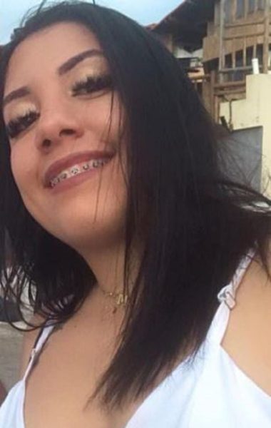 Mulher foi encontrada morta com golpes de faca dentro de casa em Parnamirim — Foto: Cedida
