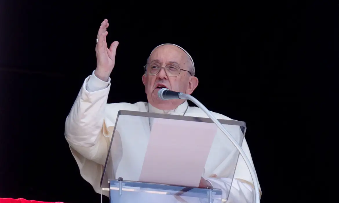 Pope Francis leads the Regina Caeli prayer from his window at the Vatican, April 14, 2024. Vatican Media/­Handout via REUTERS    ATTENTION EDITORS - THIS IMAGE WAS PROVIDED BY A THIRD PARTY.
