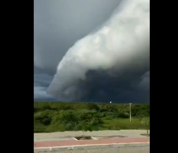 Nuvem rolo na cidade de Cruzeta, no interior do RN — Foto: Divulgação