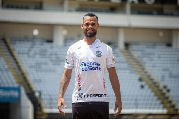 Zagueiro Wesley Santos