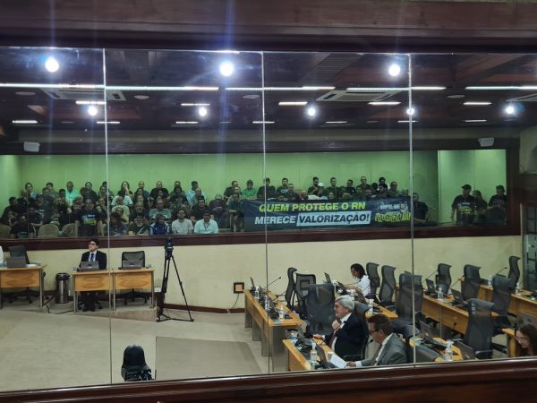 Policiais civis protestam na Assembleia Legislativa do Rio Grande do Norte — Foto: Gustavo Brendo/Inter TV Cabugi