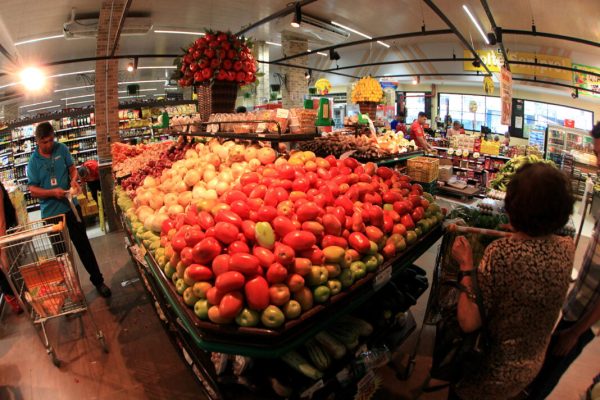 frutas hortifruti hortifruta legumes frutas feira mercado alimento