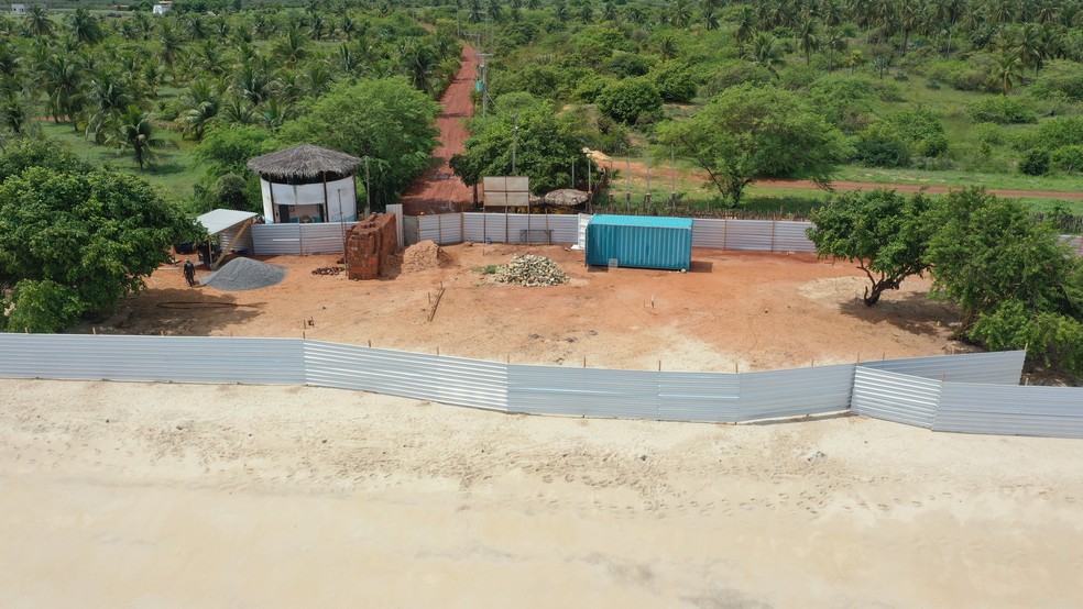 Canteiro de obras na Praia de Tourinhos, em São Miguel do Gostoso — Foto: MPF/Divulgação