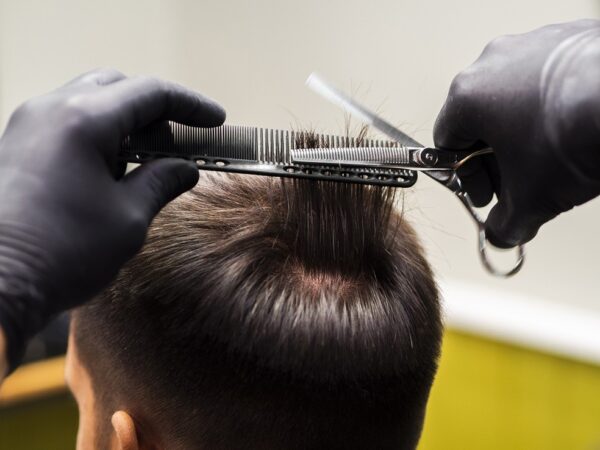 Curso de cabelereiro é um dos oferecisdos pela Semtas — Foto: Freepik