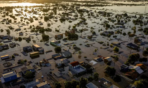 Enchente em Canoas, no Rio Grande do Sul
6/5/2024 REUTERS/Amanda Perobelli