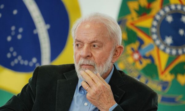 Brasília (DF), 14/03/2024, - O presidente Lula, durante reunião com vários executivos do setor automotivo e de biocombustíveis, no Palácio do Planalto. Foto: Rafa Neddermeyer/Agência Brasil