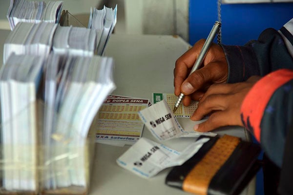 Mega-Sena sorteia neste sábado prêmio acumulado em R$ 43 milhões | Foto: (Wilson Dias/Agência Brasil)