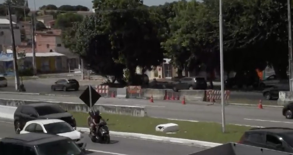Alça de acesso à marginal da BR-101 é fechada na Zona Sul de Natal — Foto: Reprodução/Inter TV Cabugi