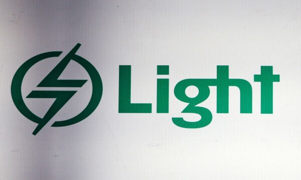 Logo da companhia de eletricidade Light, na B3
25/07/2019
REUTERS/Amanda Perobelli