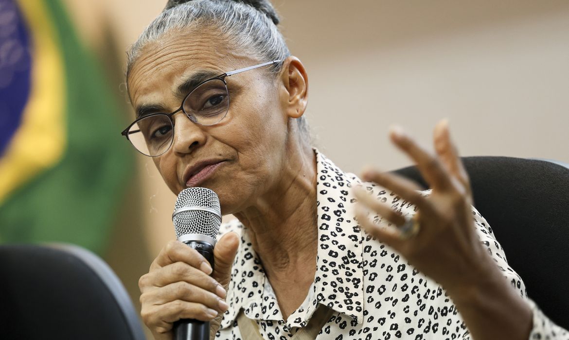 Brasília (DF), 14/03/2024 - A ministra do Meio Ambiente, Marina Silva, participa de cerimônia em celebração ao Dia Nacional dos Animais e para debater as ações do Governo Federal voltadas para a proteção e o bem-estar dos animais. Foto: Marcelo Camargo/Agência Brasil